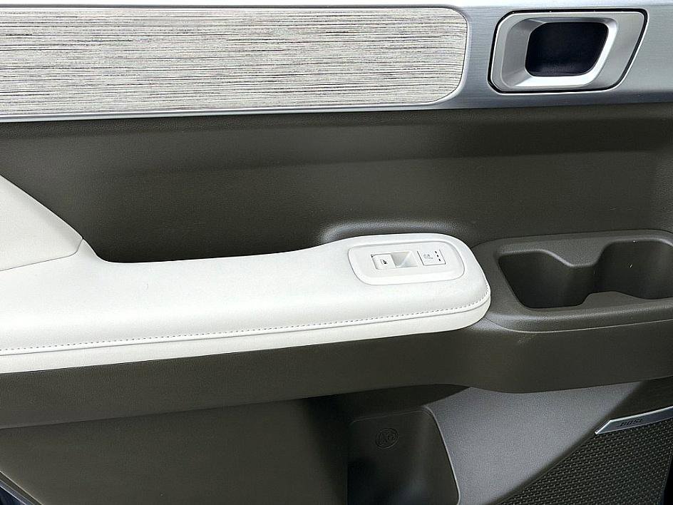 Certified 2025 Hyundai Santa Fe Calligraphy image 9