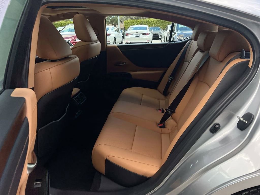 Certified 2024 Lexus ES 350 w/ Premium Package image 19