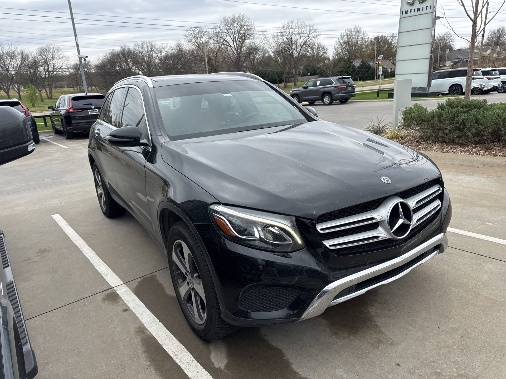 Used 2018 Mercedes-Benz GLC 300 4MATIC image 4