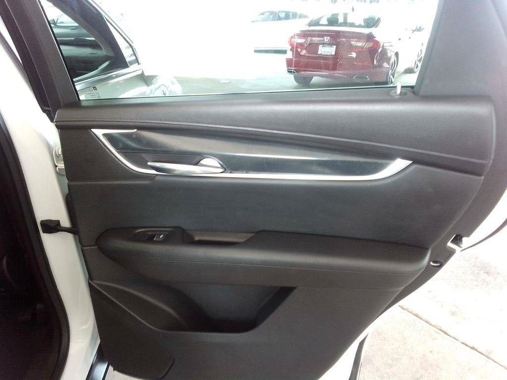 Used 2017 Cadillac XT5 Premium Luxury FWD image 21