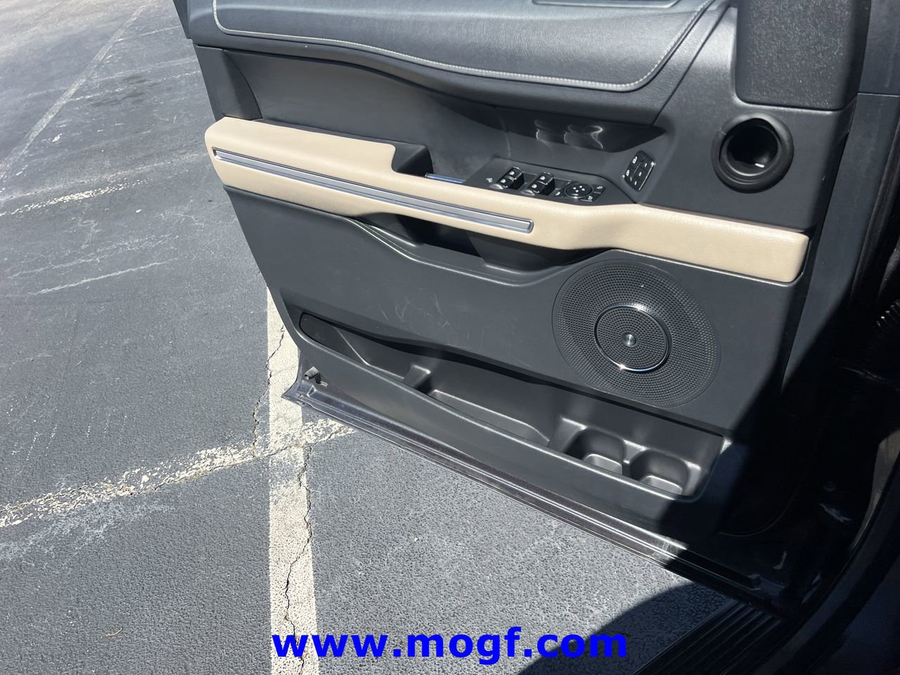 Certified 2024 Ford Expedition Limited AWD/4WD image 19