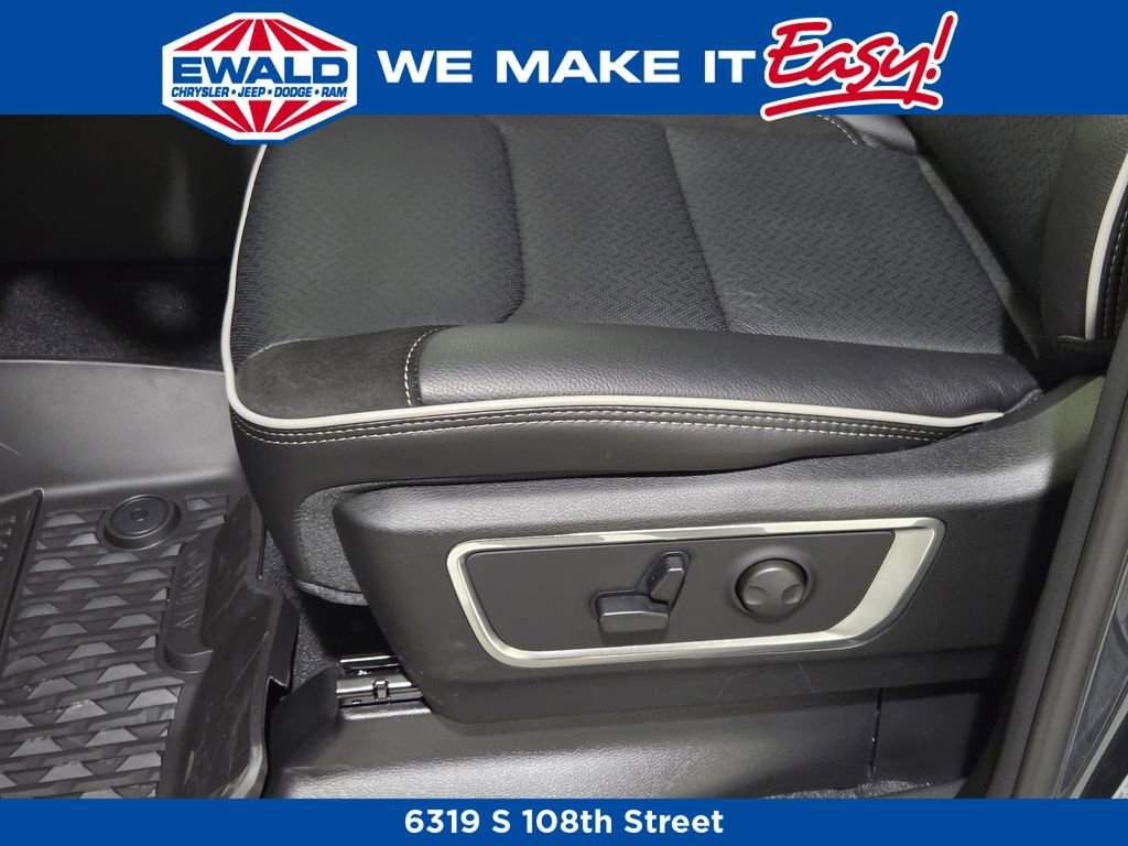 New 2026 RAM 1500 Laramie AWD/4WD image 16