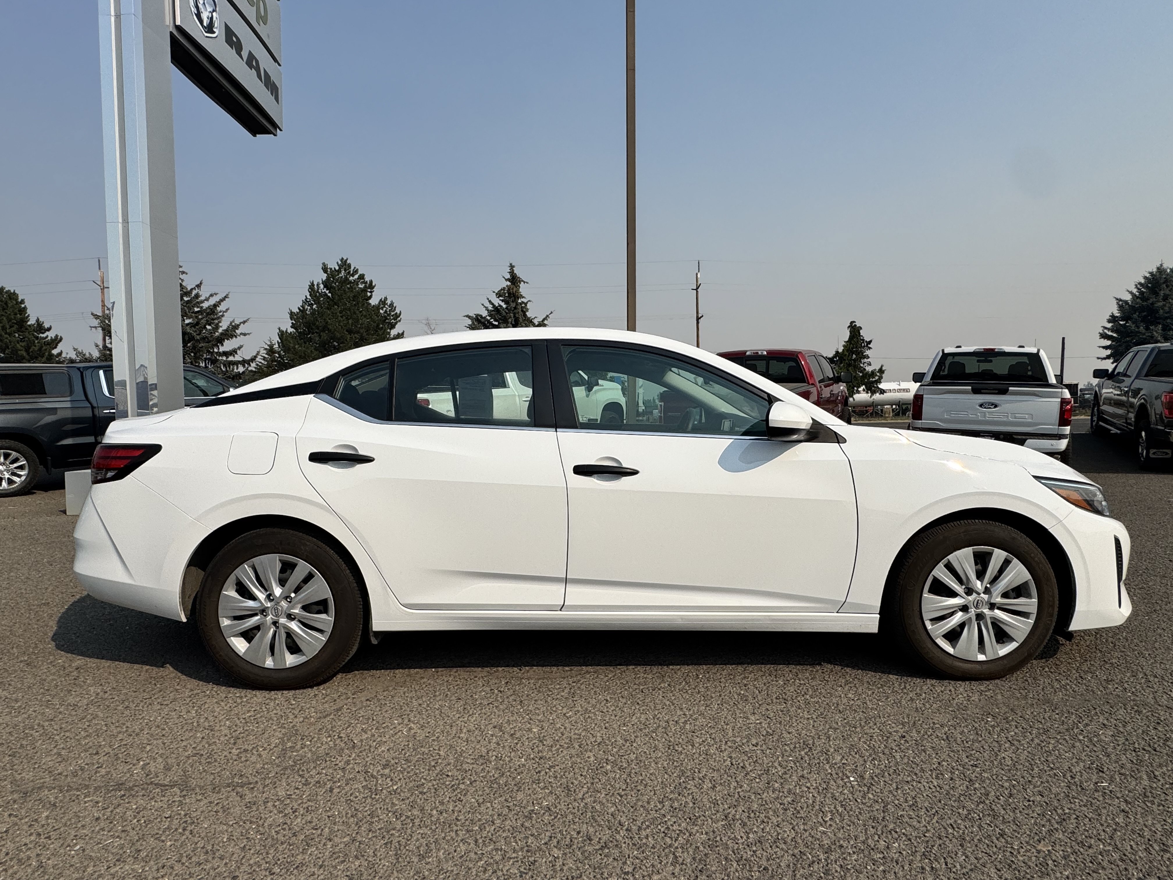 Used 2025 Nissan Sentra S FWD image 2
