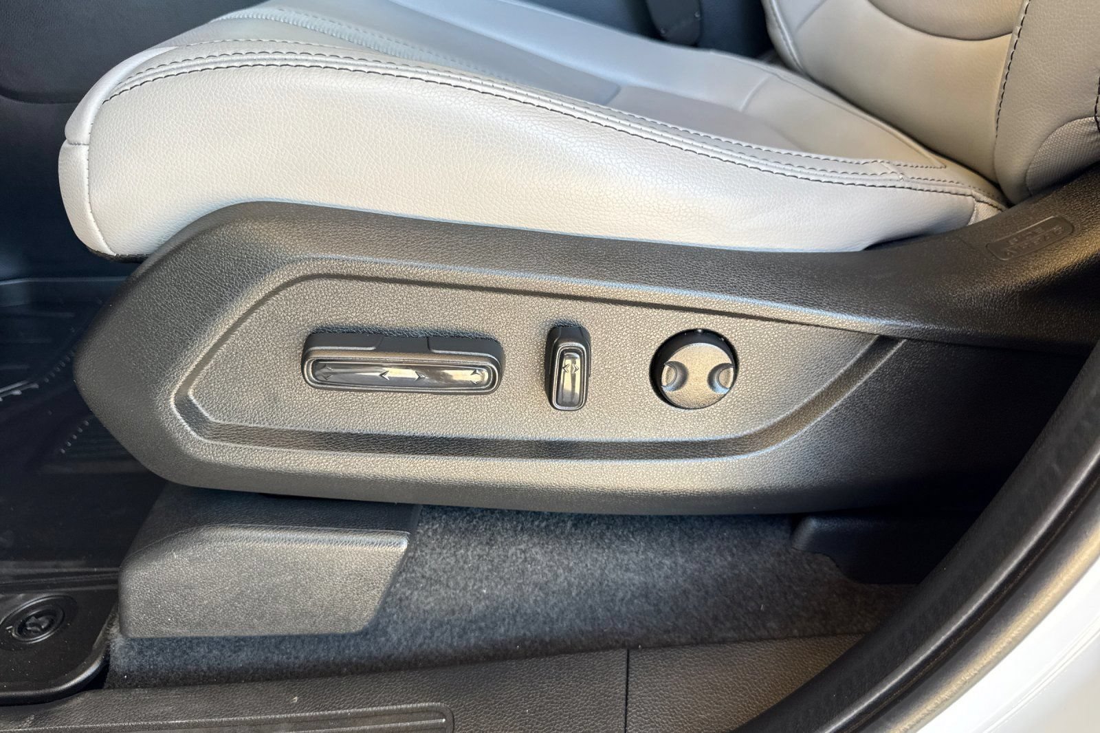 Used 2025 Honda Pilot Touring image 12