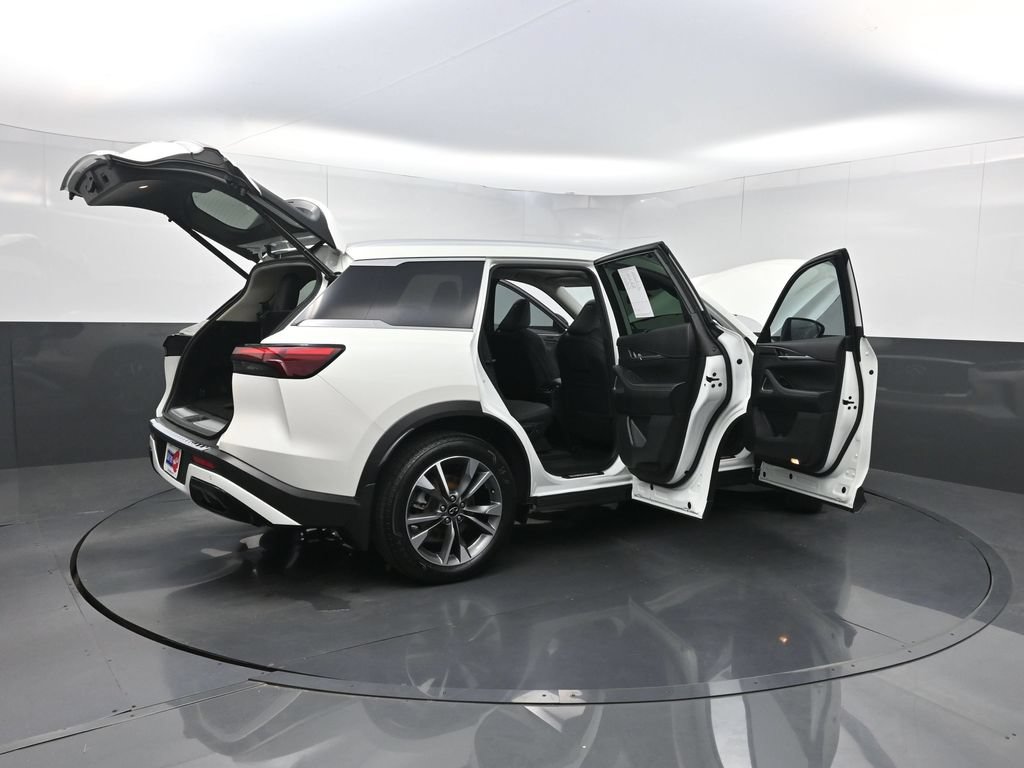 Used 2023 INFINITI QX60 Luxe w/ Vision Package FWD image 44