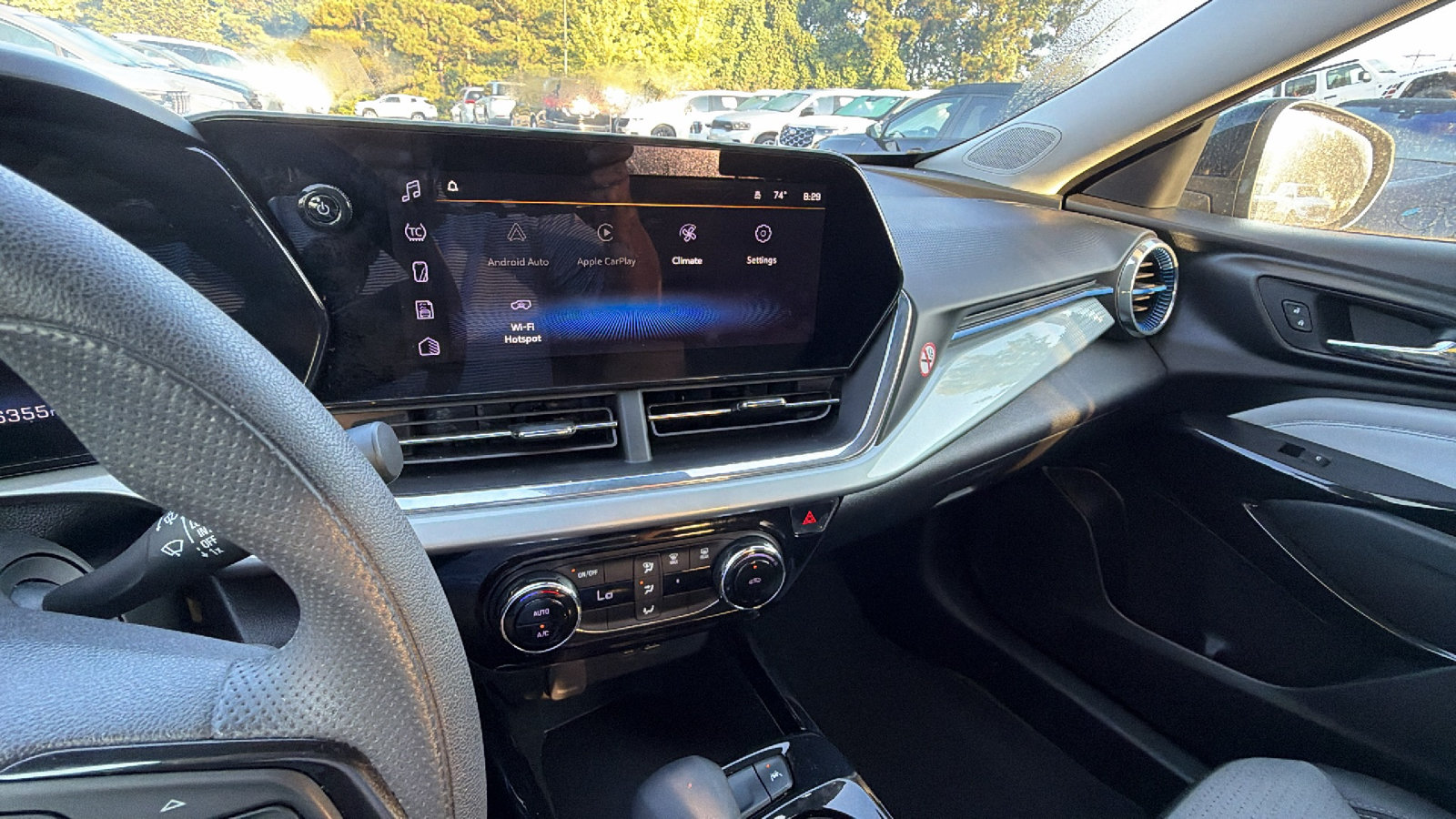 Used 2025 Chevrolet Trax LT FWD image 31