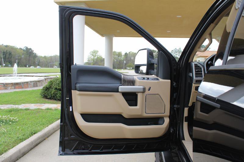 Used 2017 Ford F250 Lariat w/ FX4 Off-Road Package image 27