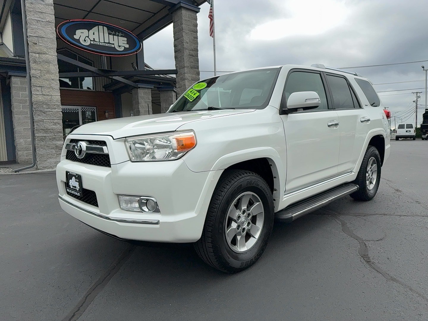 Used 2010 Toyota 4Runner SR5 AWD/4WD image 1