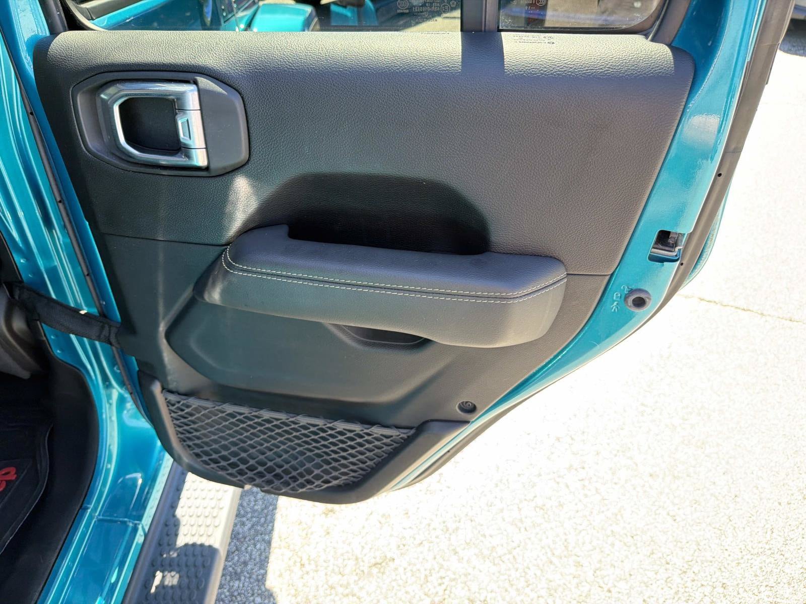 Used 2019 Jeep Wrangler Unlimited Sahara AWD/4WD image 17