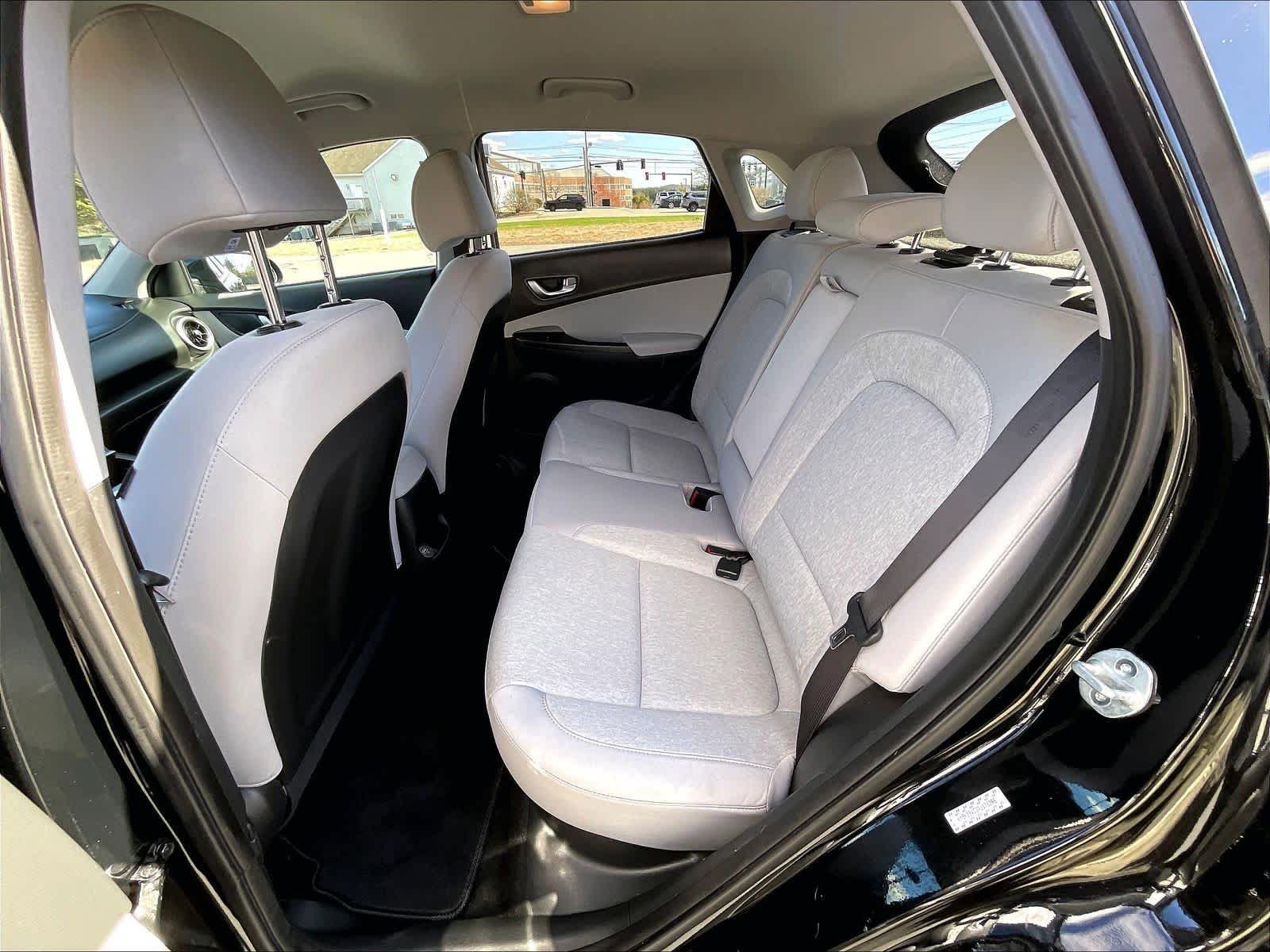 Used 2023 Hyundai Kona SE w/ Cargo Package FWD image 15