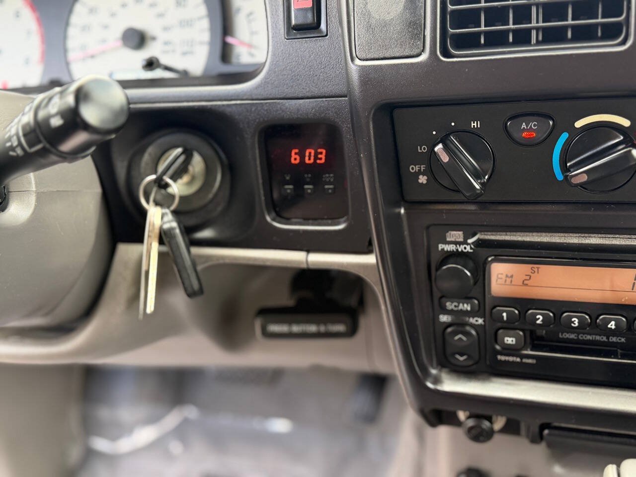 Used 2003 Toyota Tacoma PreRunner RWD image 29