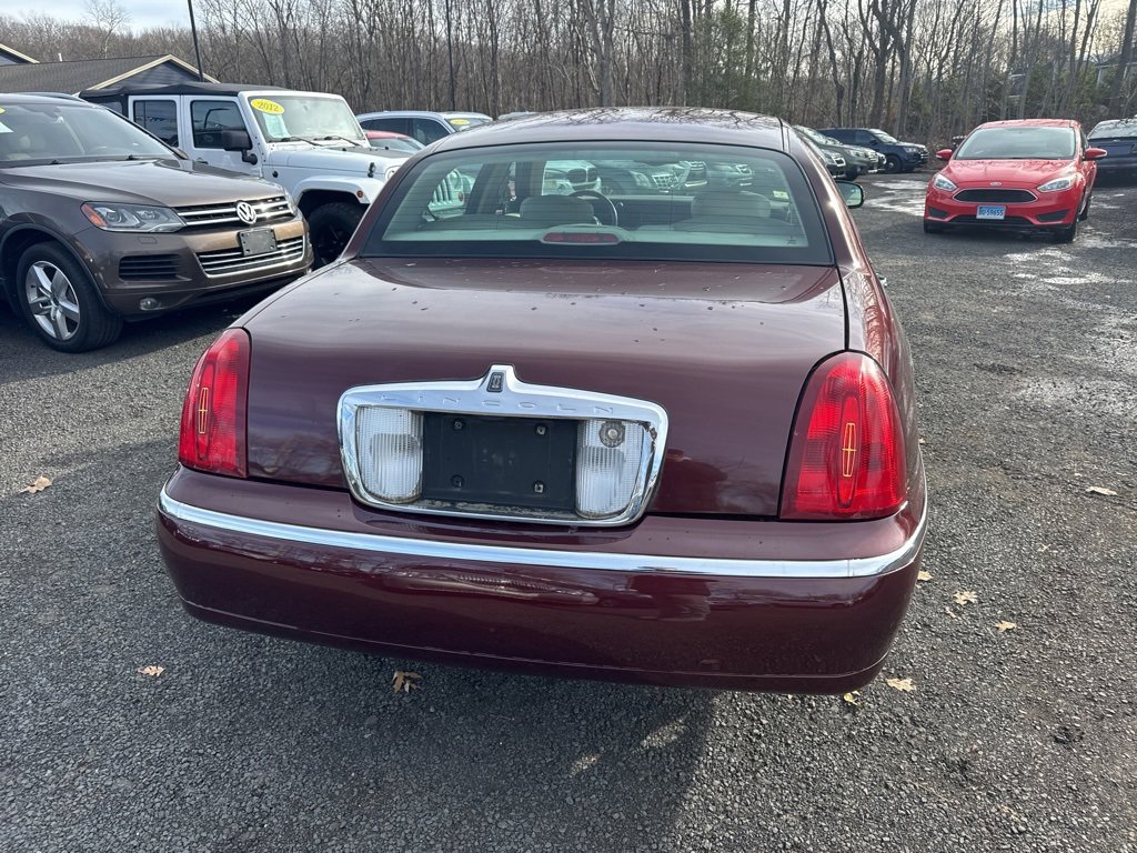 Used 2000 Lincoln Town Car Cartier image 13