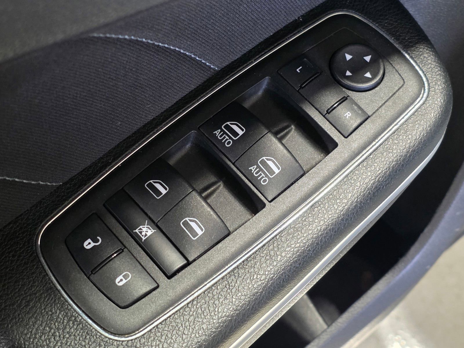 Used 2023 Dodge Charger SXT image 21