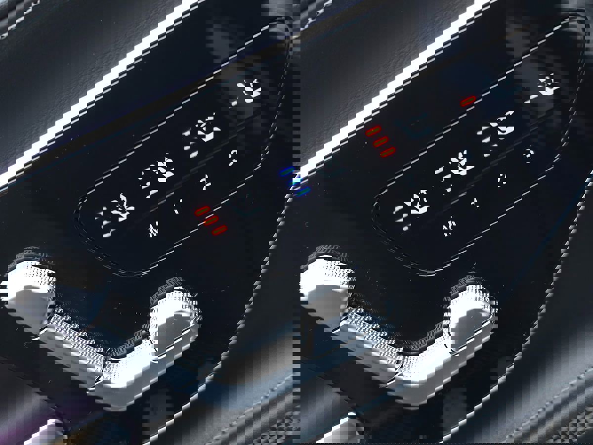 Used 2024 Mercedes-Benz SL 43 AMG image 31