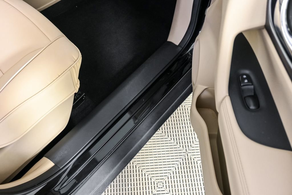 Used 2016 Nissan Rogue SV w/ SV Premium Package image 22