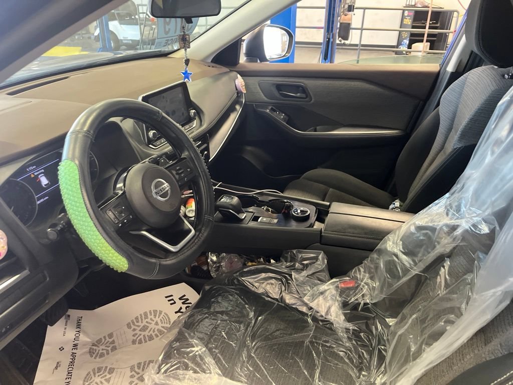 Used 2021 Nissan Rogue S AWD/4WD image 3