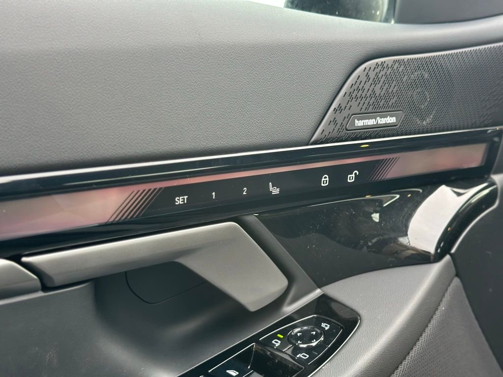 New 2026 BMW 530i xDrive w/ M Sport Package image 18