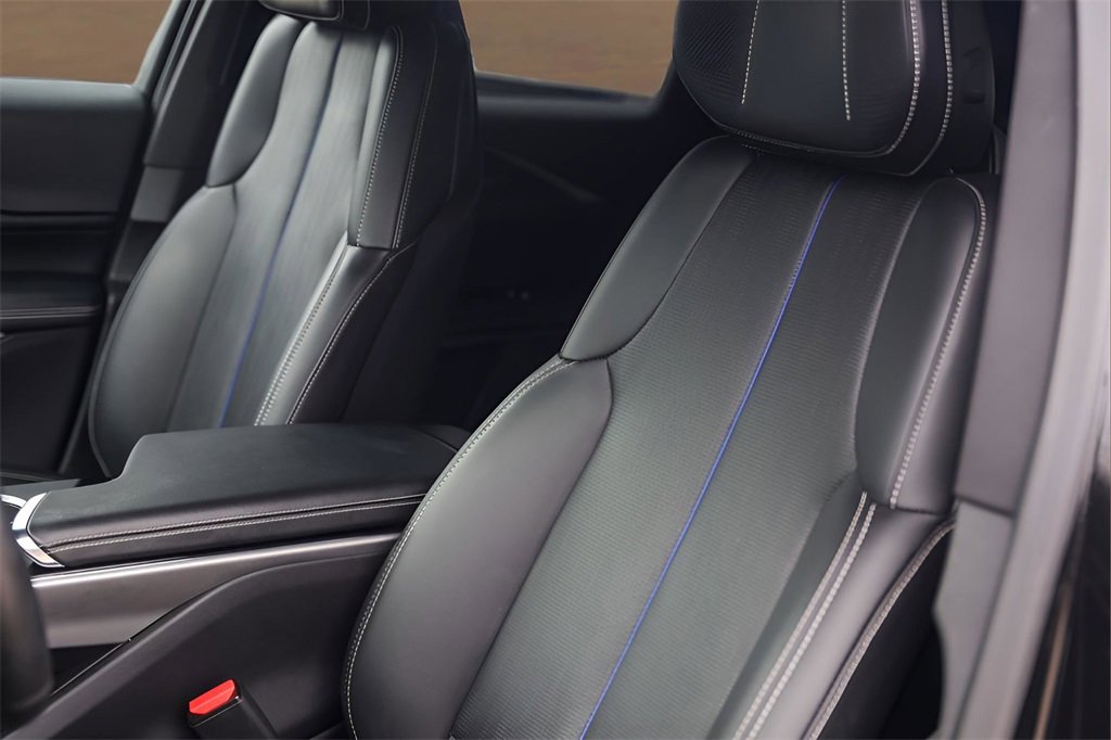 Used 2024 Cadillac Lyriq Luxury image 8