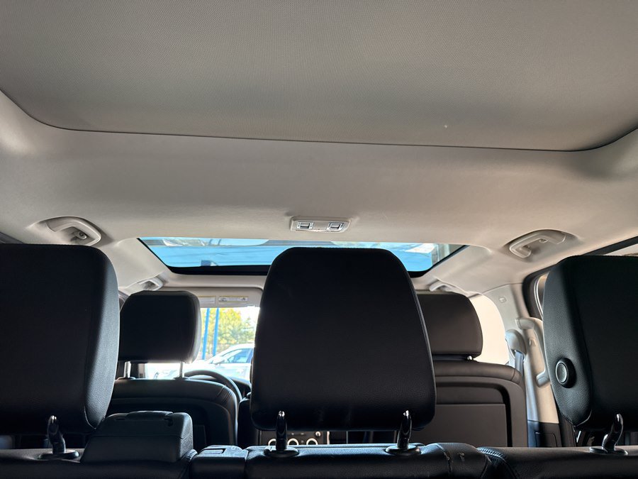 Used 2019 Land Rover Discovery SE AWD/4WD image 22