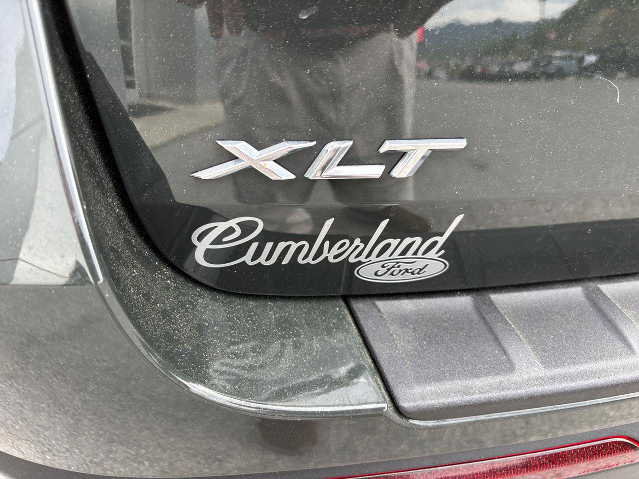 Used 2023 Ford Explorer XLT w/ Equipment Group 202A image 4