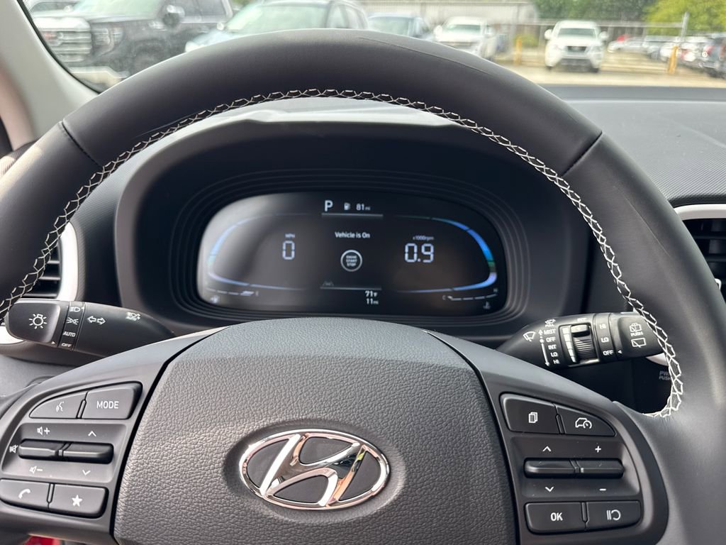 New 2025 Hyundai Venue Limited image 17