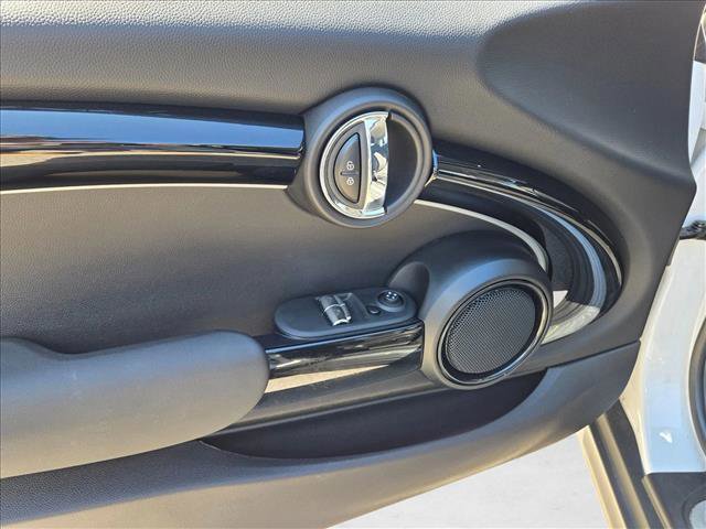 Used 2024 MINI Cooper SE image 6