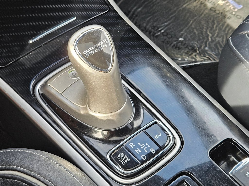 Used 2021 Mitsubishi Outlander 4WD Plug-In Hybrid image 29