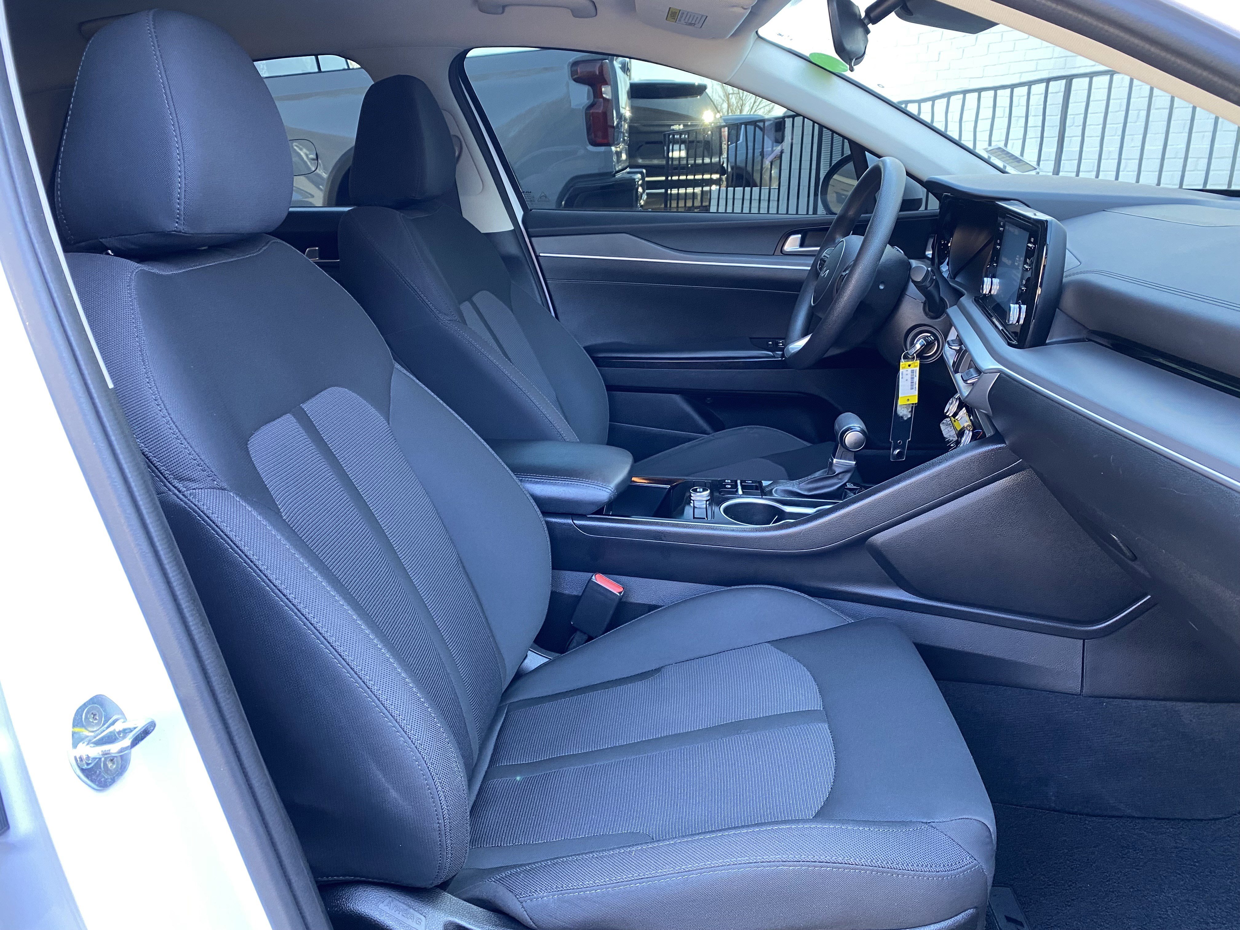 Used 2022 Kia K5 LX image 31