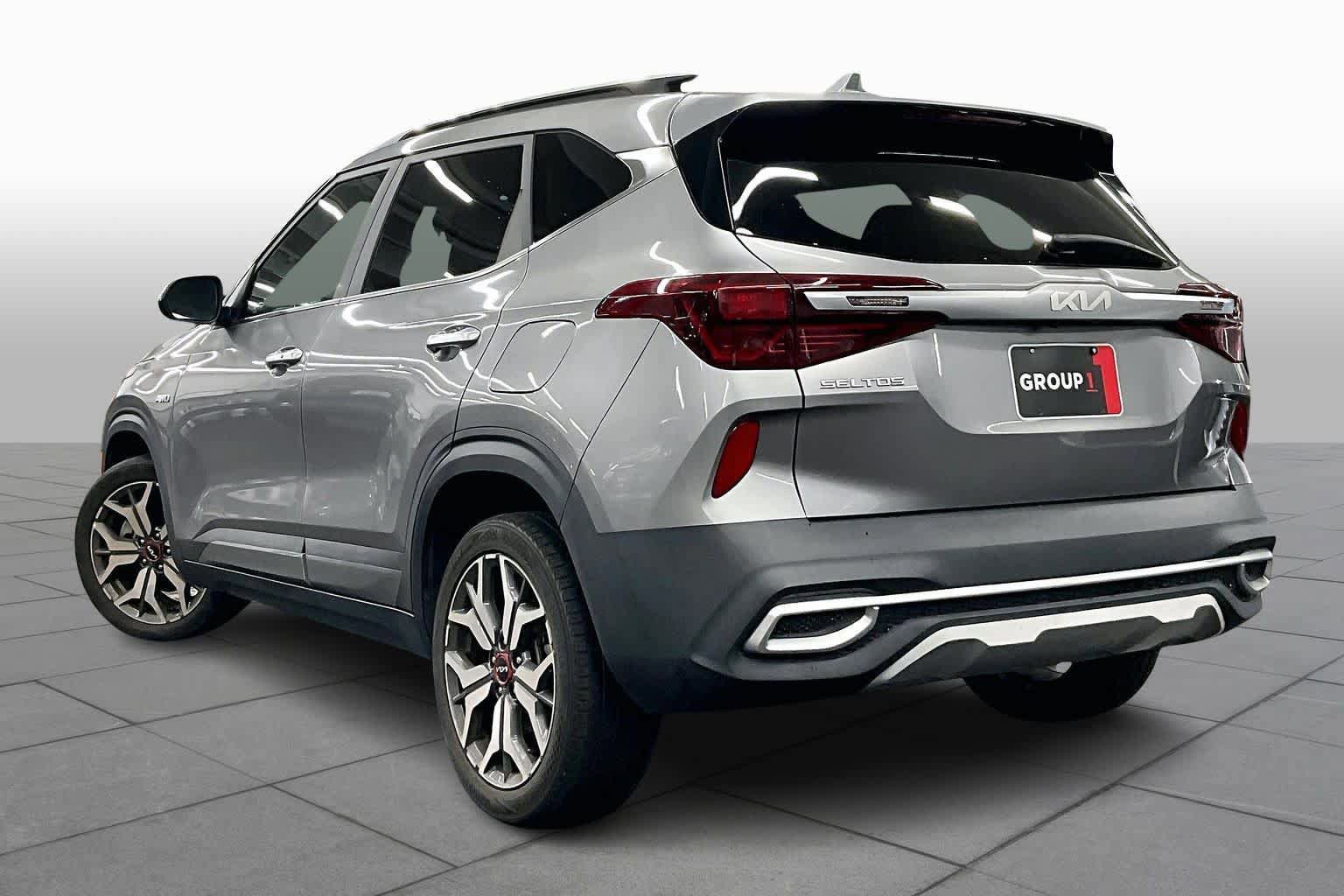 Used 2022 Kia Seltos SX w/ Sunroof Package image 11