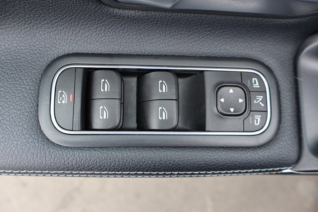 Used 2021 Mercedes-Benz CLA 250 4MATIC image 25