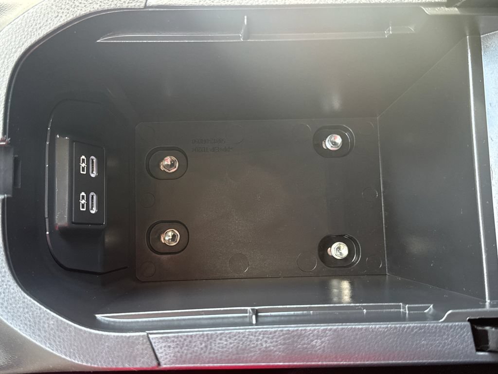 Used 2025 Toyota RAV4 XLE AWD/4WD image 26