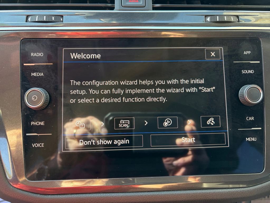 Certified 2023 Volkswagen Tiguan SE w/ Panoramic Sunroof Package image 17
