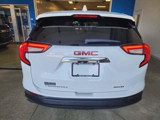 Certified 2024 GMC Terrain SLE AWD/4WD image 3