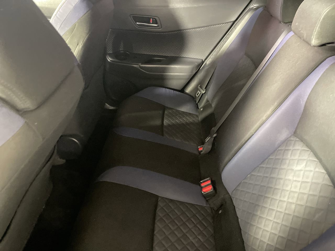 Used 2021 Toyota C-HR XLE FWD image 24