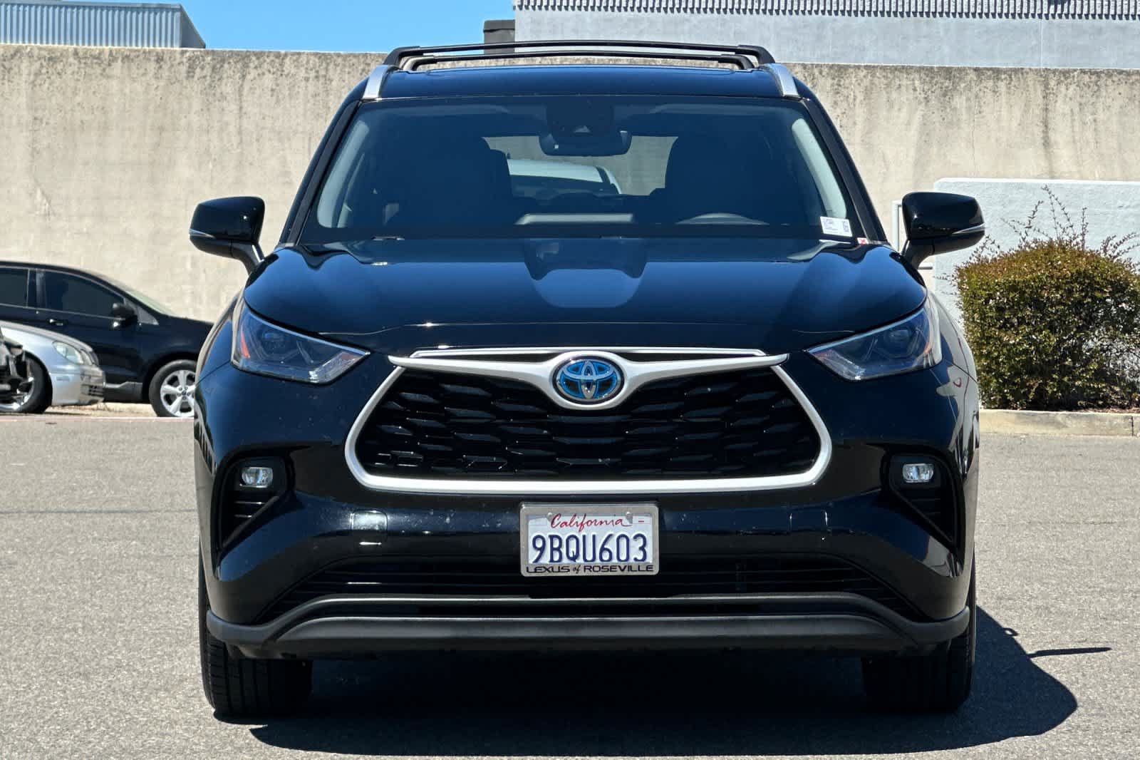 Used 2022 Toyota Highlander XLE AWD/4WD image 10