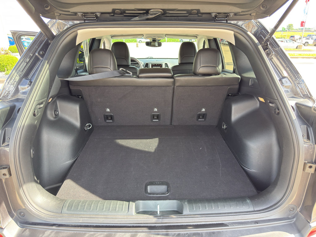 Used 2023 Jeep Cherokee Altitude Lux AWD/4WD image 14