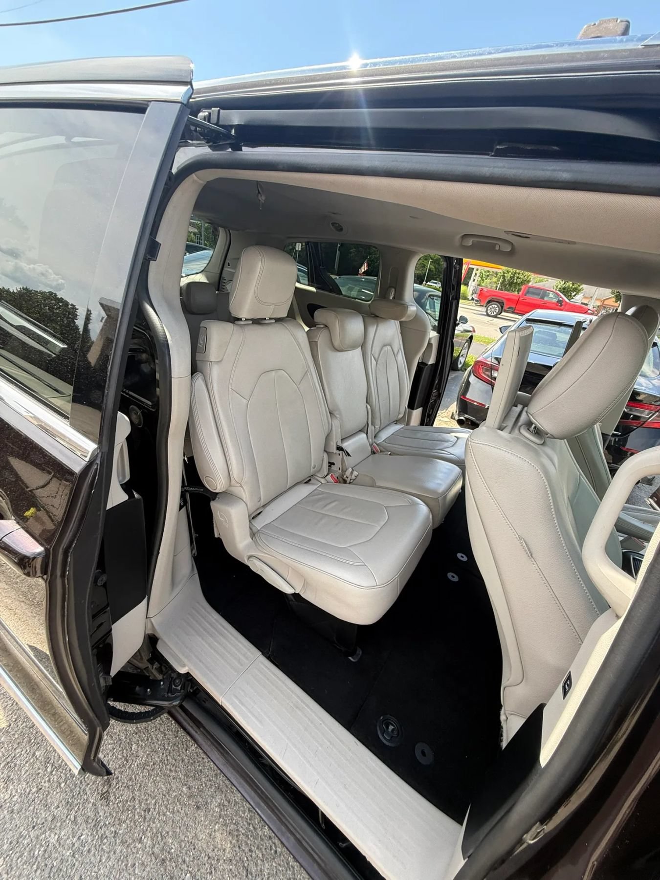 Used 2017 Chrysler Pacifica Touring-L Plus FWD image 20