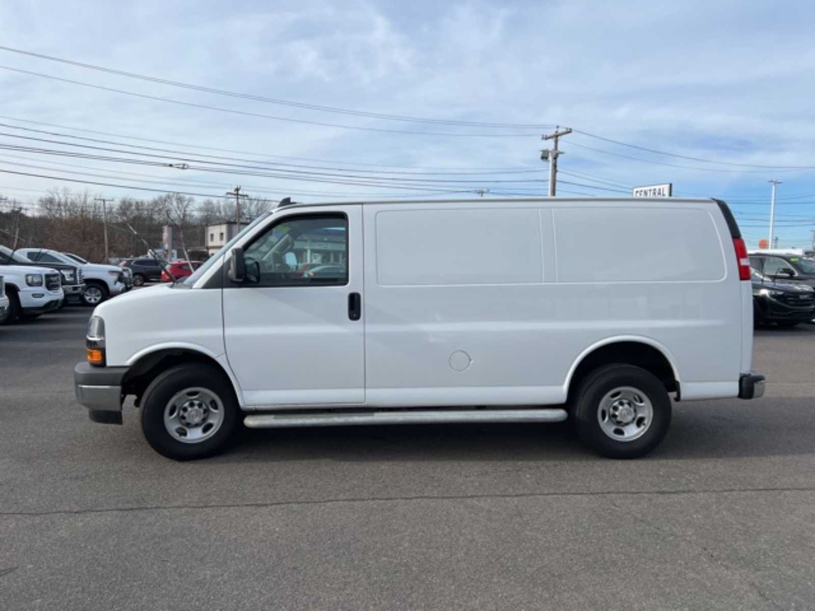 Used 2021 Chevrolet Express 2500 w/ Driver Convenience Package RWD image 4