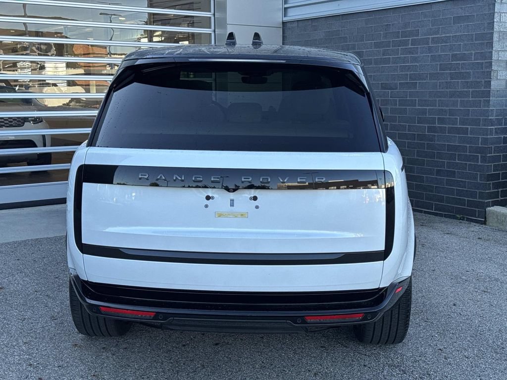 Certified 2025 Land Rover Range Rover SE AWD/4WD image 5