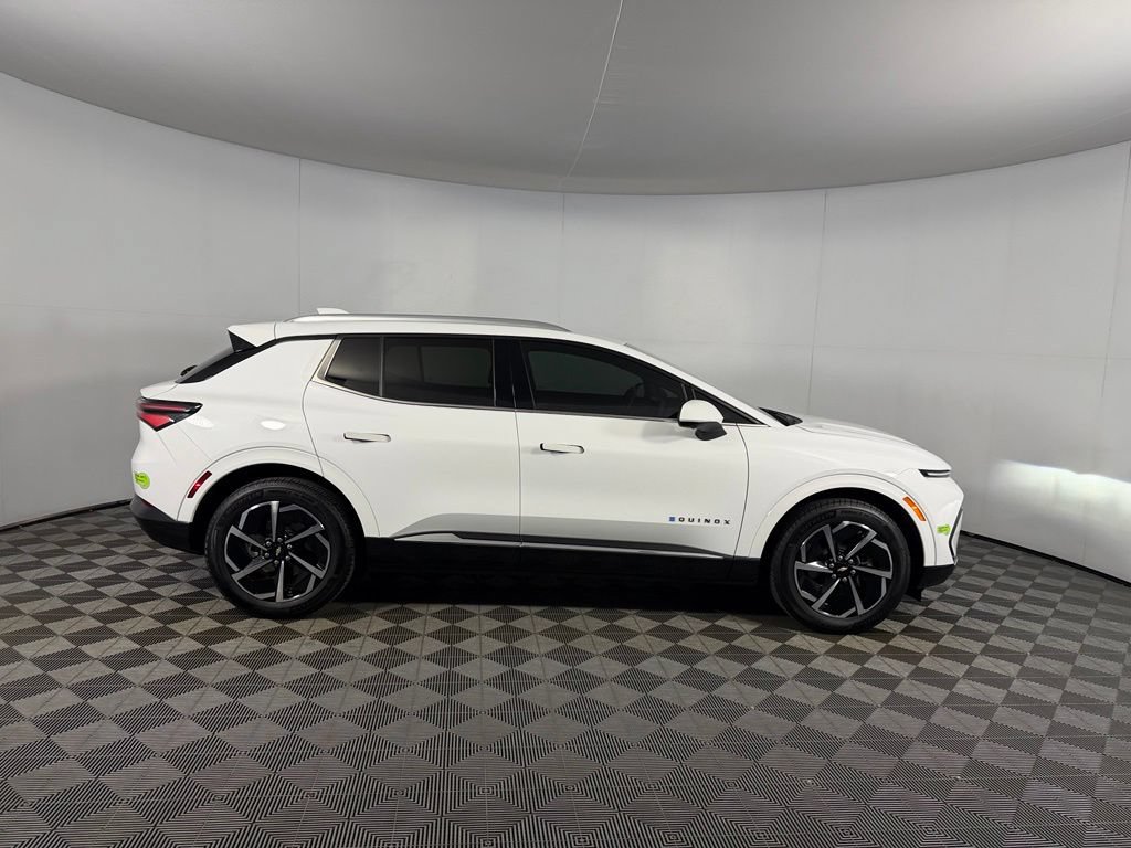 Used 2024 Chevrolet Equinox EV LT FWD image 7