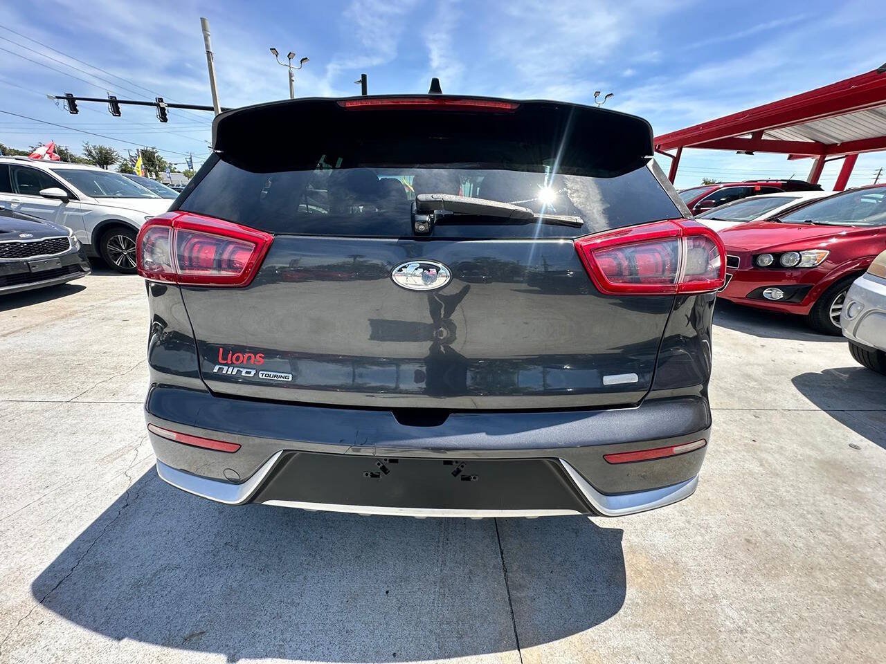 Used 2019 Kia Niro S Touring FWD image 10