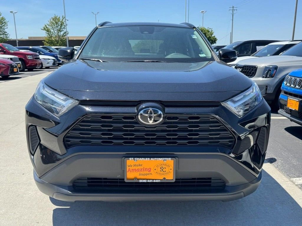 Used 2022 Toyota RAV4 XLE AWD/4WD image 9