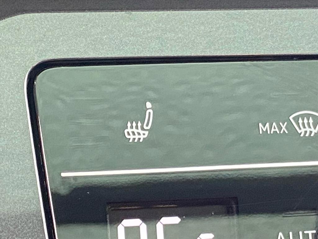 Certified 2023 Volkswagen Tiguan SE w/ Panoramic Sunroof Package image 13