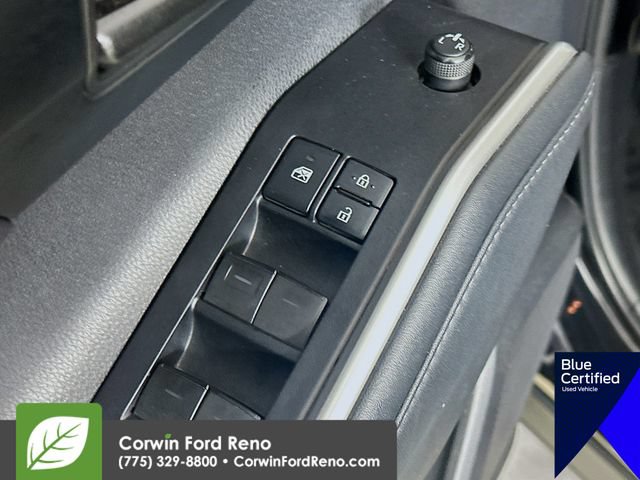 Used 2022 Toyota Highlander LE AWD/4WD image 20