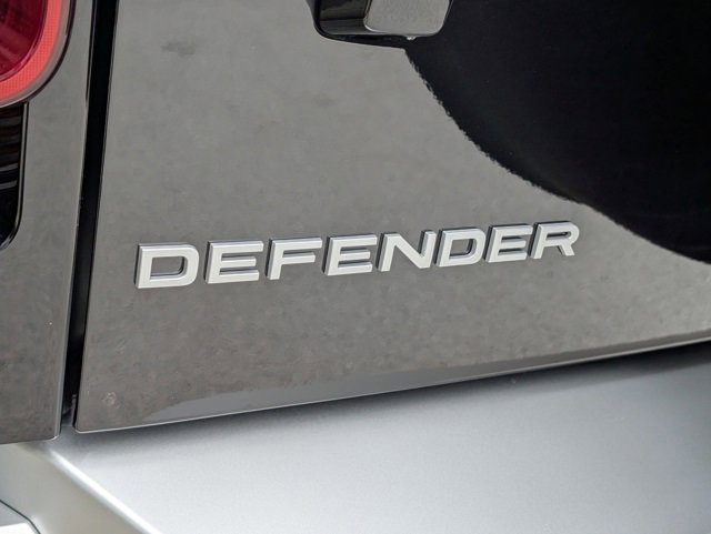 New 2025 Land Rover Defender 110 S image 32