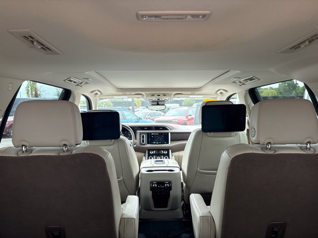 Used 2023 GMC Yukon Denali w/ Advanced Technology Package AWD/4WD image 16