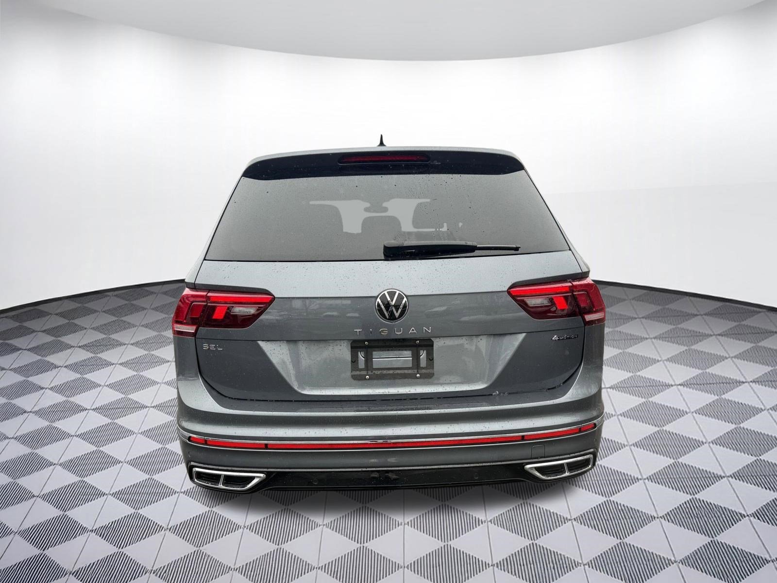 Used 2024 Volkswagen Tiguan SEL R-Line image 10