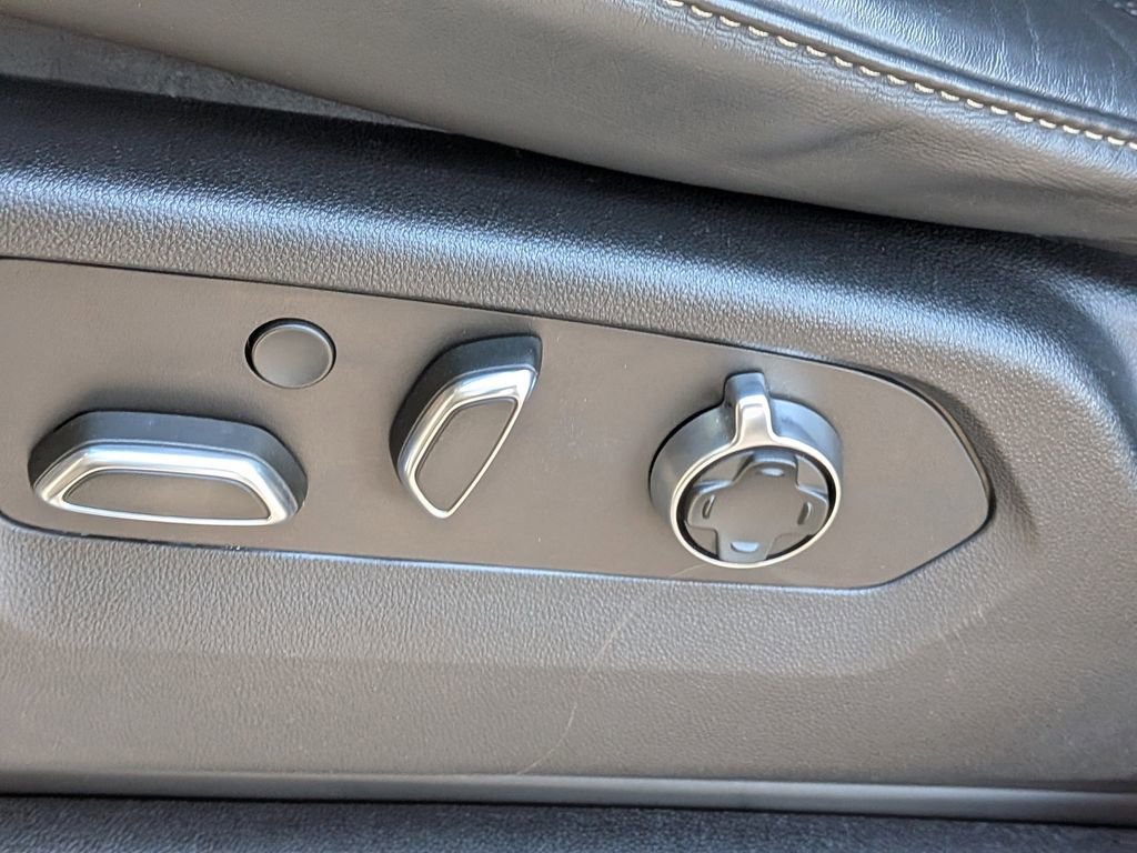 Used 2022 Cadillac Escalade ESV Sport Platinum w/ Heavy-Duty Trailer Package image 24