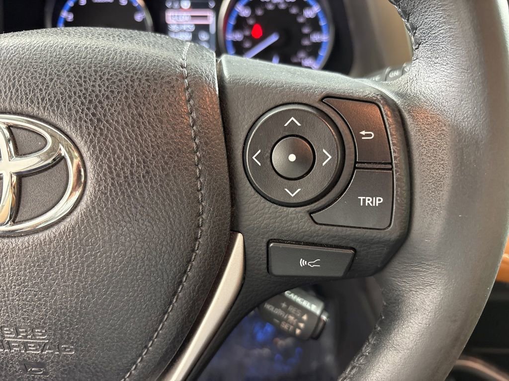 Used 2017 Toyota RAV4 Platinum FWD image 33