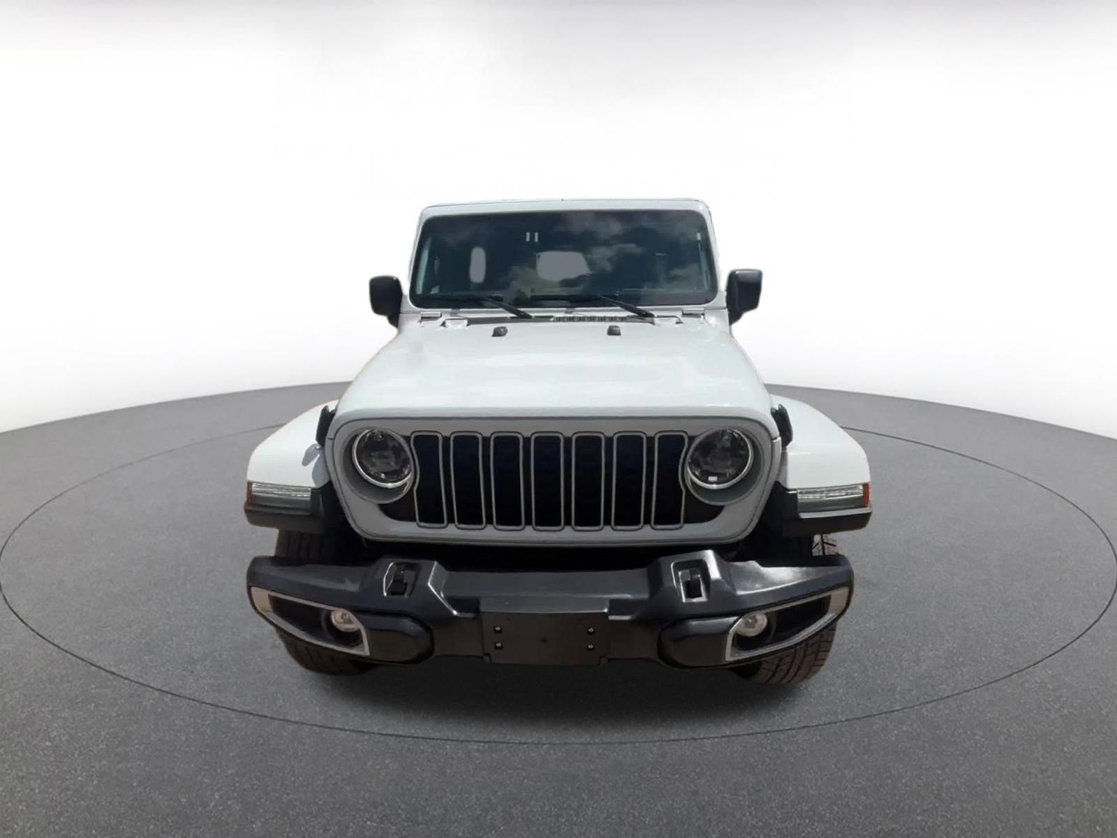 Used 2025 Jeep Wrangler Unlimited Sahara AWD/4WD image 3